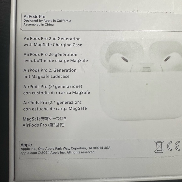 Apple air pods pro 2 with MagSafe case *OPEN - Picture 3 of 5